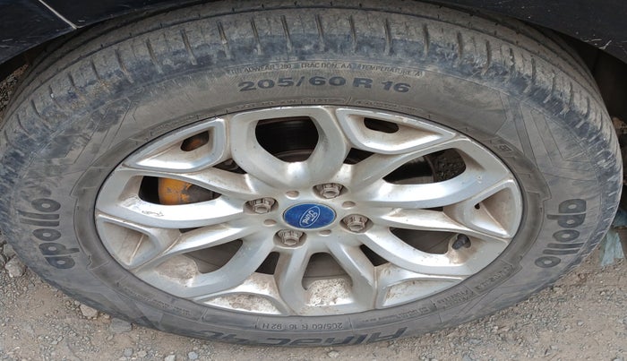 2014 Ford Ecosport TITANIUM 1.5L DIESEL, Diesel, Manual, 1,84,935 km, tyre