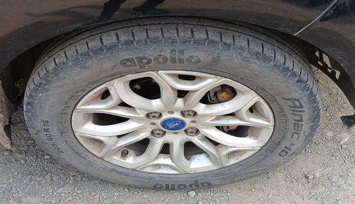 2014 Ford Ecosport TITANIUM 1.5L DIESEL, Diesel, Manual, 1,84,935 km, tyre