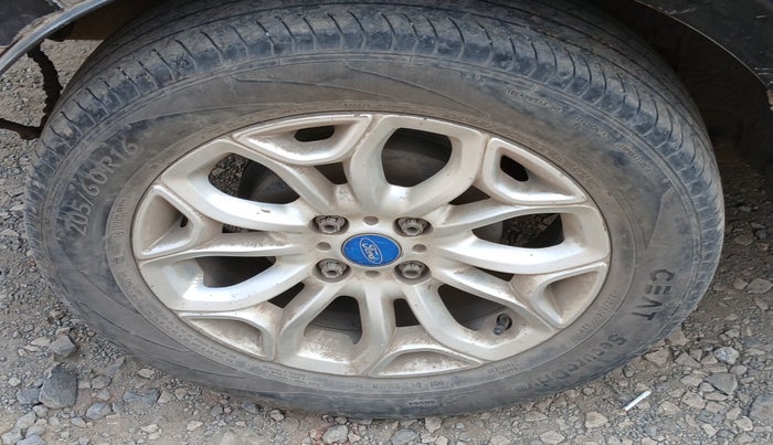 2014 Ford Ecosport TITANIUM 1.5L DIESEL, Diesel, Manual, 1,84,935 km, tyre