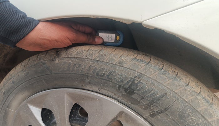 2017 Maruti Dzire LDI, Diesel, Manual, 63,091 km, tyre