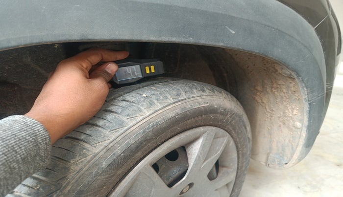 2020 Renault Kwid RXT 1.0 (O), Petrol, Manual, 11,331 km, tyre