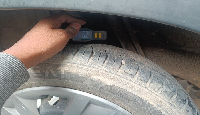 2020 Renault Kwid RXT 1.0 (O), Petrol, Manual, 11,331 km, tyre