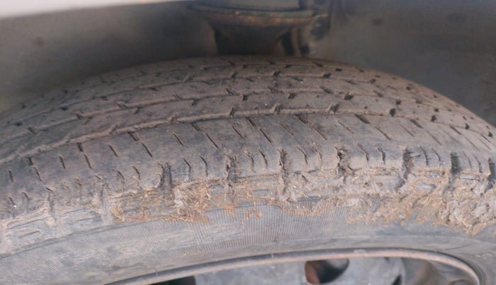 2013 Maruti Alto K10 LXI, Petrol, Manual, 71,550 km, tyre