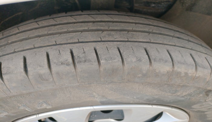 2018 Hyundai Elite i20 MAGNA EXECUTIVE 1.2, Petrol, Manual, 1,37,932 km, tyre