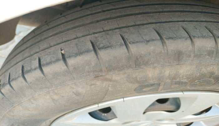 2018 Hyundai Elite i20 MAGNA EXECUTIVE 1.2, Petrol, Manual, 1,37,932 km, tyre