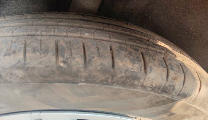 2022 Volkswagen Polo TRENDLINE 1.0L, Petrol, Manual, 66,655 km, tyre