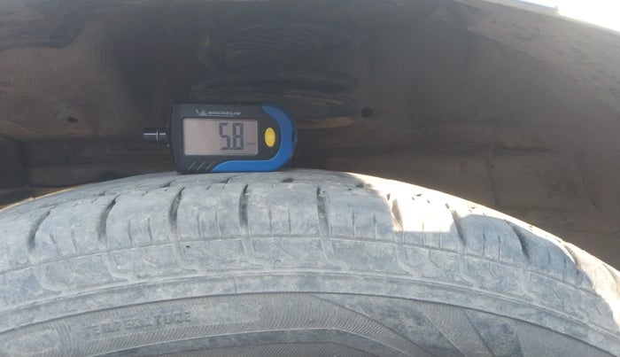 2015 Maruti Swift Dzire VDI, Diesel, Manual, 1,07,192 km, tyre