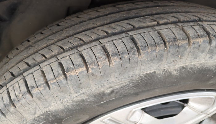 2021 Tata Harrier XM 2.0L KRYOTEC, Diesel, Manual, 74,109 km, tyre