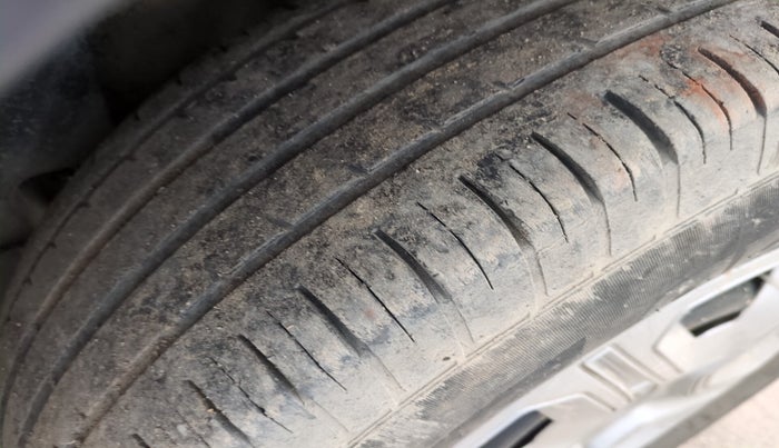 2021 Tata Harrier XM 2.0L KRYOTEC, Diesel, Manual, 74,109 km, tyre