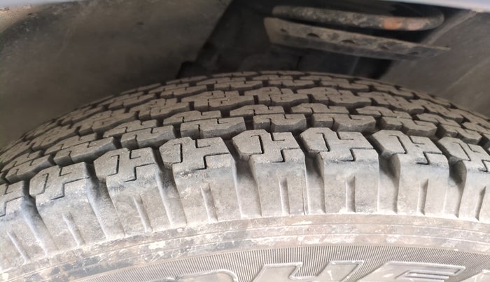 2021 Tata Harrier XM 2.0L KRYOTEC, Diesel, Manual, 74,109 km, tyre