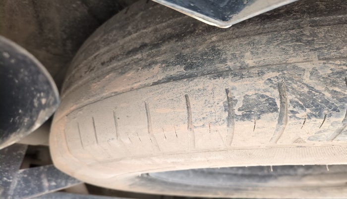 2021 Tata Harrier XM 2.0L KRYOTEC, Diesel, Manual, 74,109 km, tyre