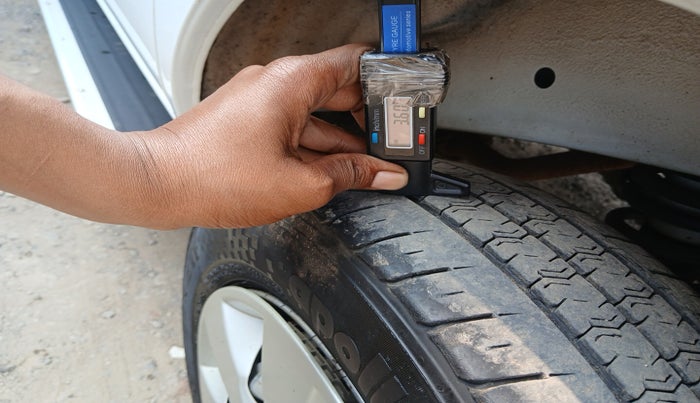 2022 Maruti Eeco 5 STR AC CNG (O), Petrol, Manual, 57,528 km, tyre