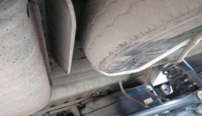 2022 Maruti Eeco 5 STR AC CNG (O), Petrol, Manual, 57,528 km, tyre