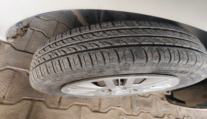 2011 Hyundai Santro Xing GLS, Petrol, Manual, 1,10,847 km, tyre