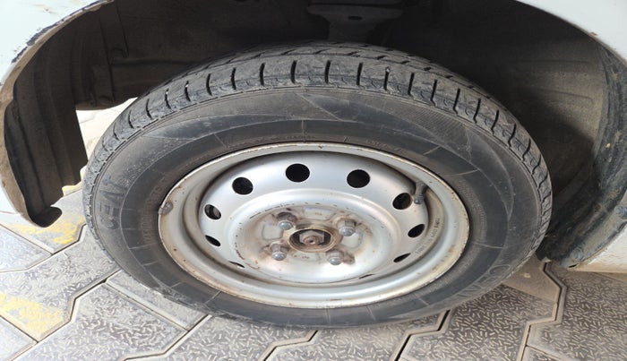 2011 Maruti Wagon R 1.0 LXI, Petrol, Manual, 1,28,649 km, tyre