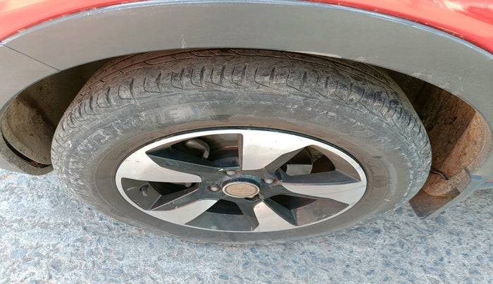 2018 Tata NEXON XZ PLUS DIESEL DUAL TONE, Diesel, Manual, 98,501 km, tyre