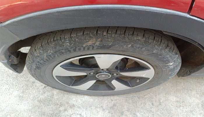 2018 Tata NEXON XZ PLUS DIESEL DUAL TONE, Diesel, Manual, 98,501 km, tyre