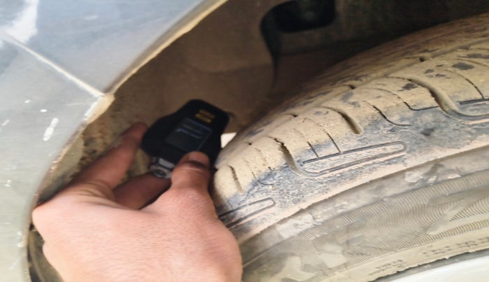 2021 Hyundai AURA S 1.2 CNG, Petrol, Manual, 74,186 km, tyre