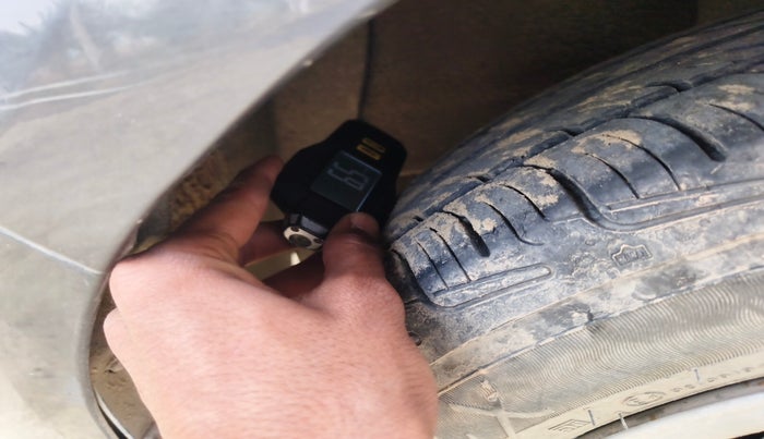 2021 Hyundai AURA S 1.2 CNG, Petrol, Manual, 74,186 km, tyre