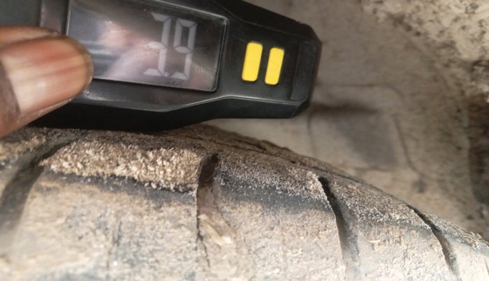 2012 Maruti Ertiga VXI, Petrol, Manual, 84,326 km, tyre