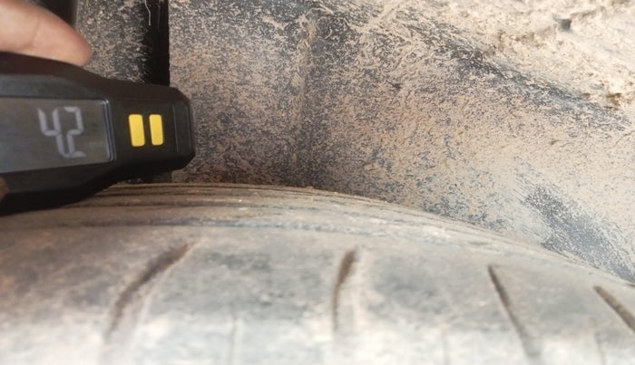 2012 Maruti Ertiga VXI, Petrol, Manual, 84,326 km, tyre