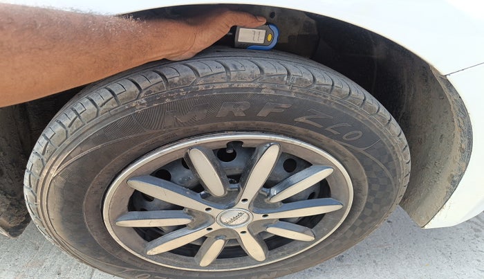 2017 Hyundai Elite i20 SPORTZ 1.2, Petrol, Manual, 1,00,994 km, tyre