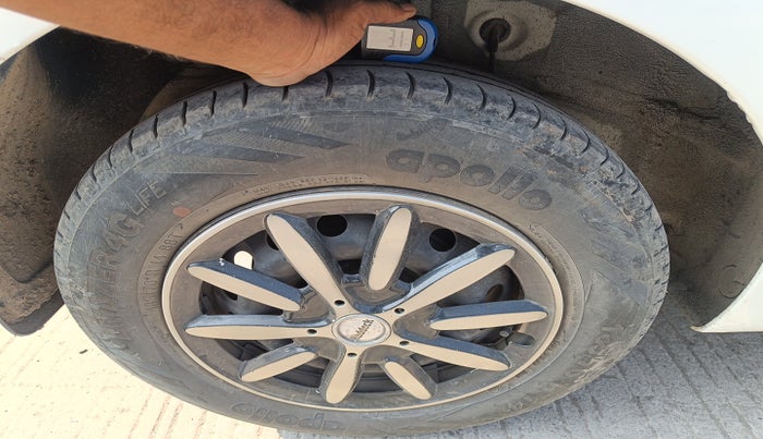 2017 Hyundai Elite i20 SPORTZ 1.2, Petrol, Manual, 1,00,994 km, tyre