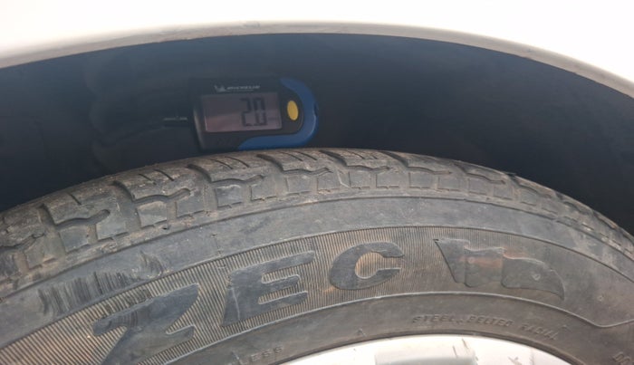 2015 Hyundai i10 SPORTZ 1.1, Petrol, Manual, 75,375 km, tyre