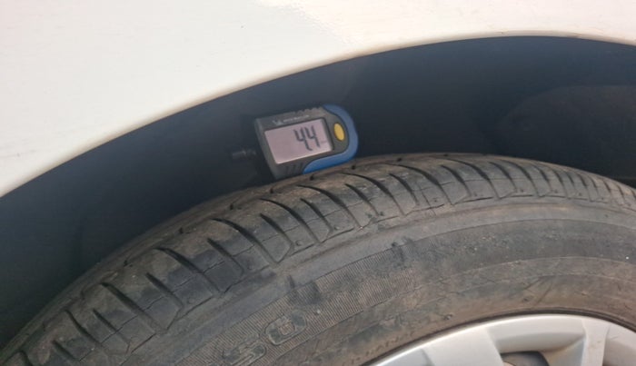 2015 Hyundai i10 SPORTZ 1.1, Petrol, Manual, 75,375 km, tyre