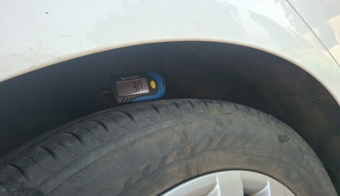 2015 Hyundai i10 SPORTZ 1.1, Petrol, Manual, 75,375 km, tyre