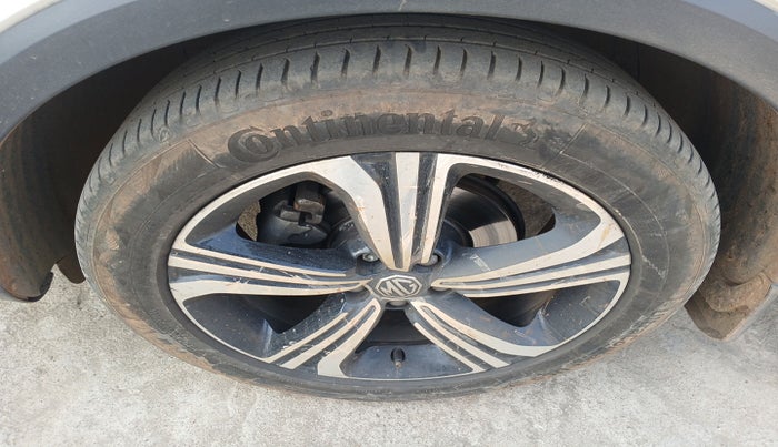 2021 MG ASTOR SAVVY 1.5 CVT S RED, Petrol, Automatic, 63,256 km, tyre