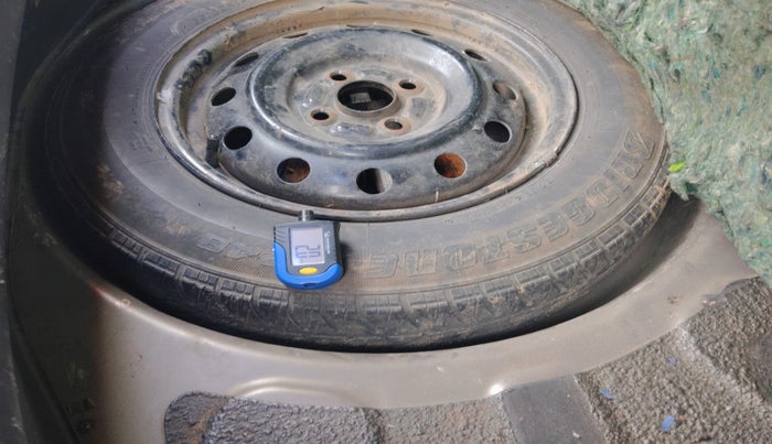 2010 Maruti Ritz VXI, Petrol, Manual, 1,01,885 km, tyre