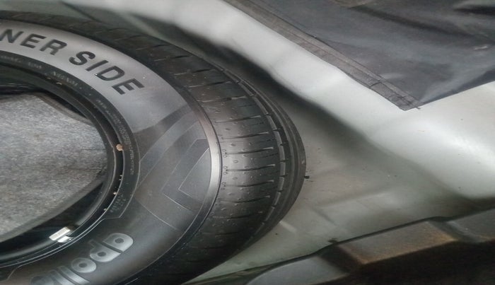 2019 Hyundai VENUE SX 1.0 TURBO, Petrol, Manual, 85,209 km, tyre