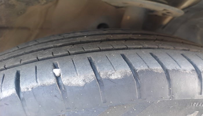 2022 Maruti Baleno DELTA CNG 1.2L, Petrol, Manual, 79,325 km, tyre