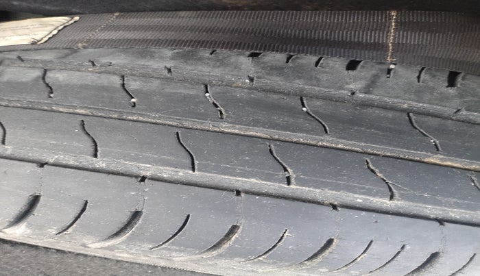 2022 Maruti Baleno DELTA CNG 1.2L, Petrol, Manual, 79,325 km, tyre