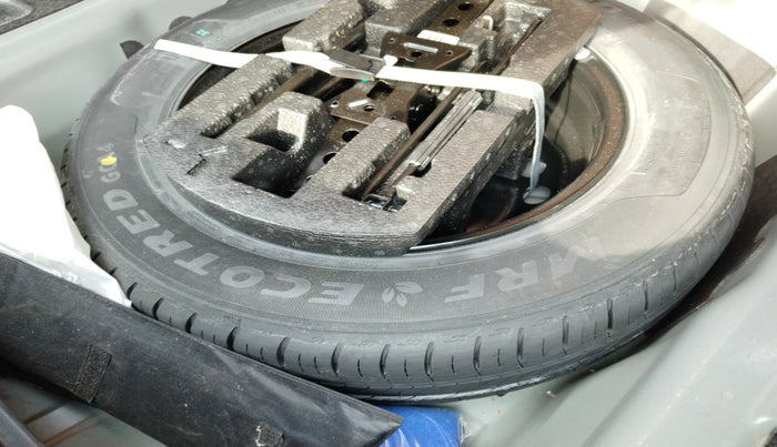 2024 Volkswagen VIRTUS HIGHLINE TSI 1.0 MT, Petrol, Manual, 11,226 km, tyre