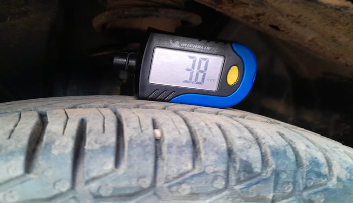 2016 Datsun Redi Go T (O), Petrol, Manual, 5,78,333 km, tyre