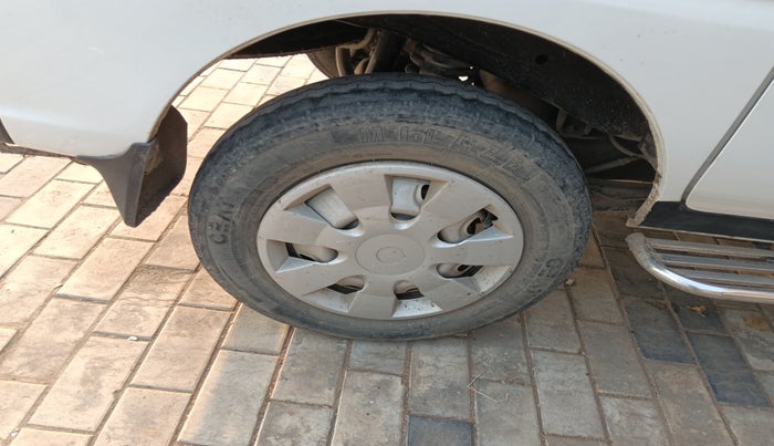 2020 Maruti Eeco 5 STR WITH A/C+HTR CNG, Petrol, Manual, 38,135 km, tyre