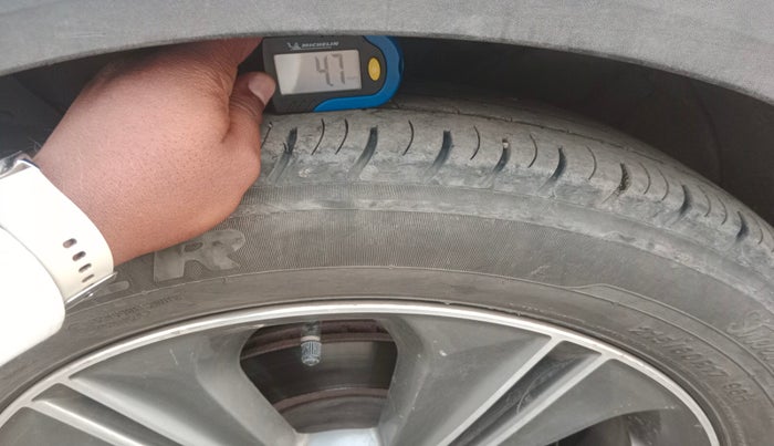 2017 Hyundai Creta SX PLUS AT 1.6 DIESEL, Diesel, Automatic, 1,74,896 km, tyre