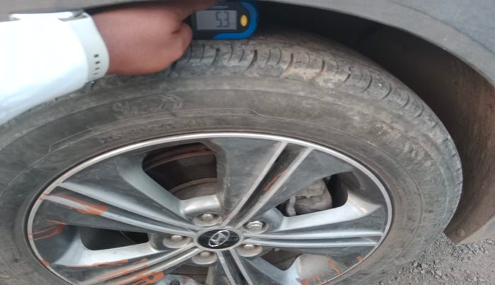 2017 Hyundai Creta SX PLUS AT 1.6 DIESEL, Diesel, Automatic, 1,74,896 km, tyre