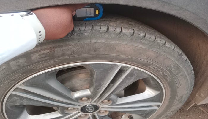 2017 Hyundai Creta SX PLUS AT 1.6 DIESEL, Diesel, Automatic, 1,74,896 km, tyre