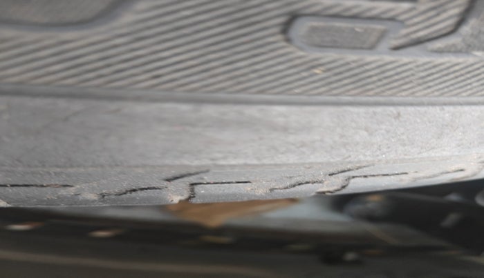 2014 Landrover Freelander 2 TD4 SE, Diesel, Automatic, 1,27,233 km, tyre