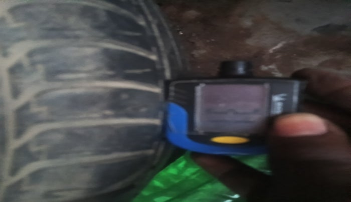 2016 Hyundai Xcent BASE 1.2, Petrol, Manual, 1,72,493 km, tyre