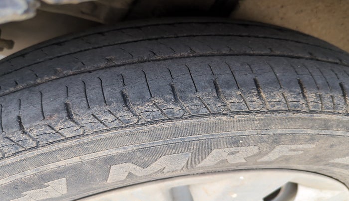 2015 Maruti Swift Dzire LDI, Diesel, Manual, 1,28,544 km, tyre