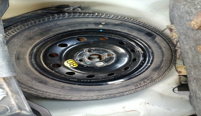 2016 Maruti Swift ZDI, Diesel, Manual, 1,18,382 km, tyre