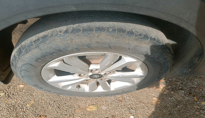 2015 Hyundai Creta SX PLUS 1.6 PETROL, Petrol, Manual, 92,919 km, tyre