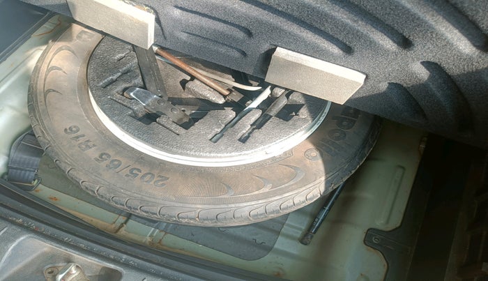 2015 Hyundai Creta SX PLUS 1.6 PETROL, Petrol, Manual, 92,919 km, tyre