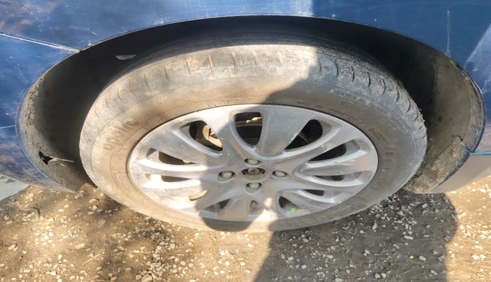 2017 Maruti Baleno ZETA PETROL 1.2, Petrol, Manual, 1,04,586 km, tyre