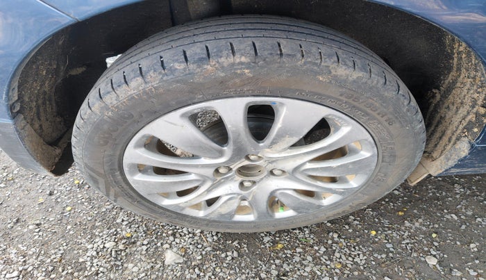 2017 Maruti Baleno ZETA PETROL 1.2, Petrol, Manual, 1,04,586 km, tyre