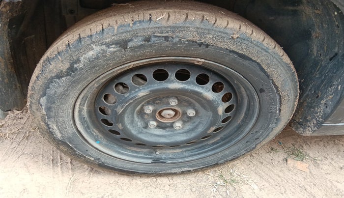 2021 Maruti Vitara Brezza VXI, Petrol, Manual, 94,401 km, tyre